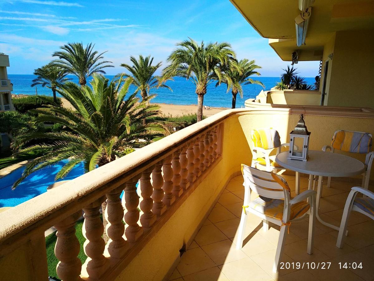 Estupendo Apartamento En Primera Linea De Playa Y Con Vistas Al Mar Dénia Esterno foto