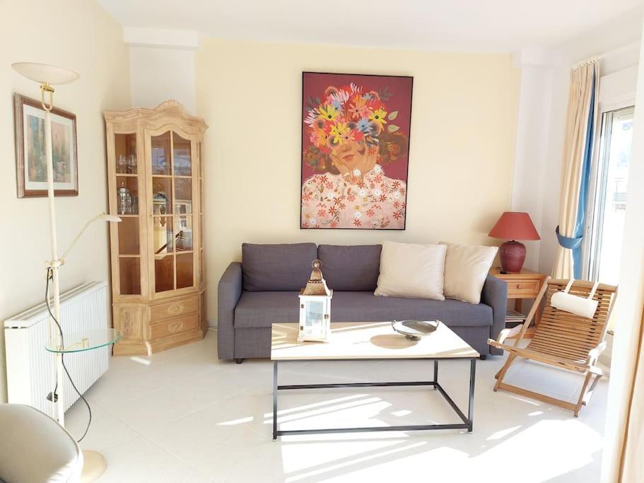 Estupendo Apartamento En Primera Linea De Playa Y Con Vistas Al Mar Dénia Esterno foto