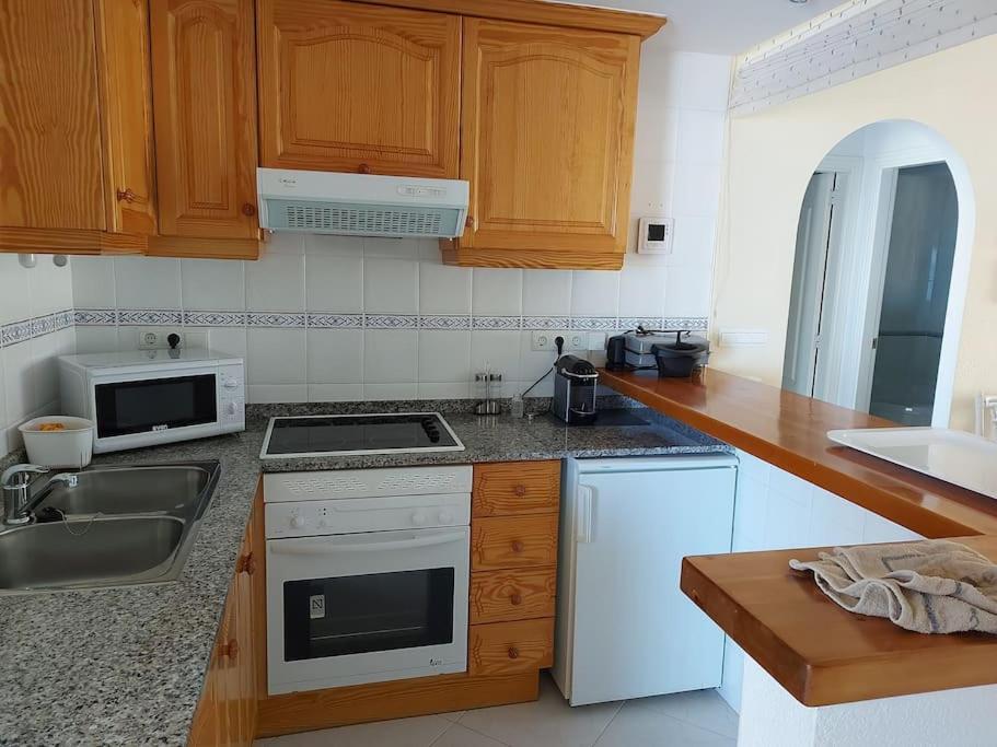 Estupendo Apartamento En Primera Linea De Playa Y Con Vistas Al Mar Dénia Esterno foto