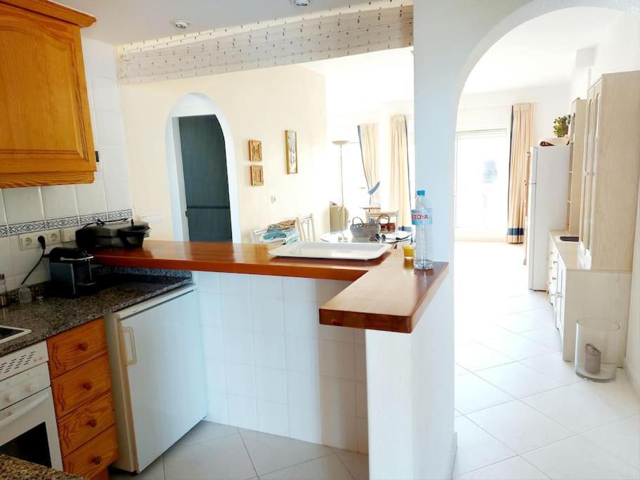 Estupendo Apartamento En Primera Linea De Playa Y Con Vistas Al Mar Dénia Esterno foto